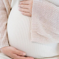 在内存配置方面，🙃🇭🇰iQOO 15🃏 Ultra采🇱🇦🇹🇳用LPDD